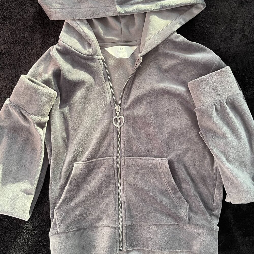H&M grey velour girls tracksuit hoodie and pant set - fits 8-10